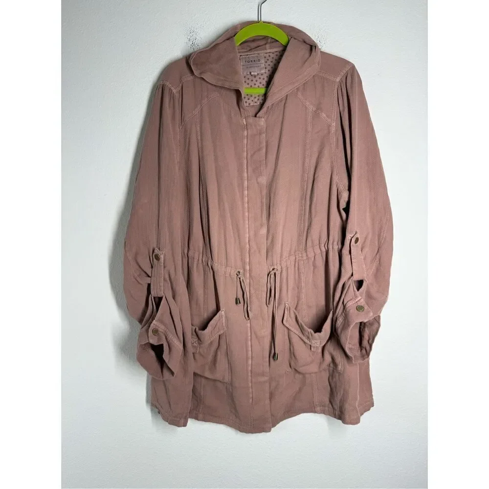 Torrid Women’s Twill Anorak Blush Pink Hooded Full Zip Jacket Size 2 pockets